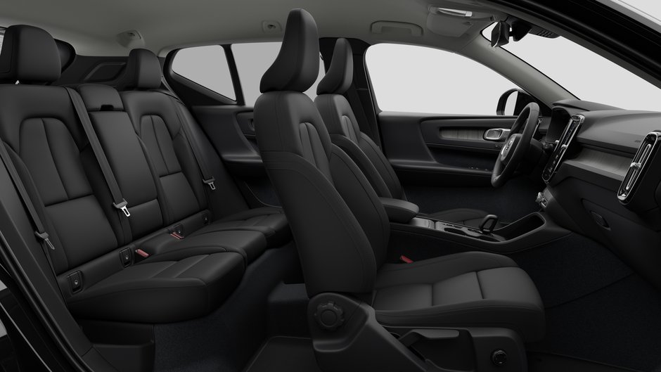 2026 Volvo XC40 Core (Dark Theme)-12