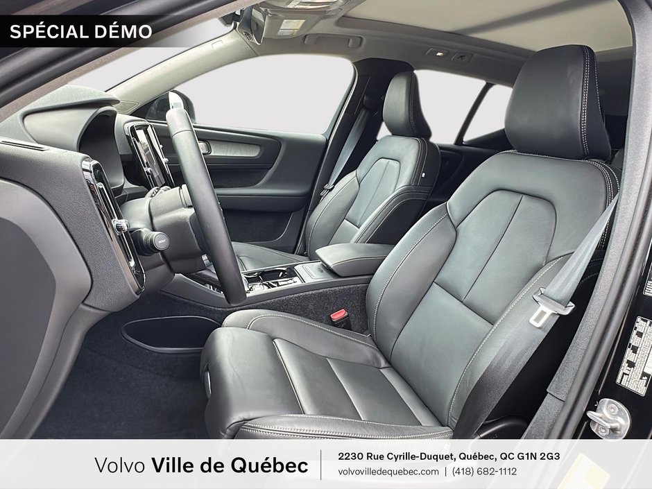 2026 Volvo XC40 Plus Dark Theme-7