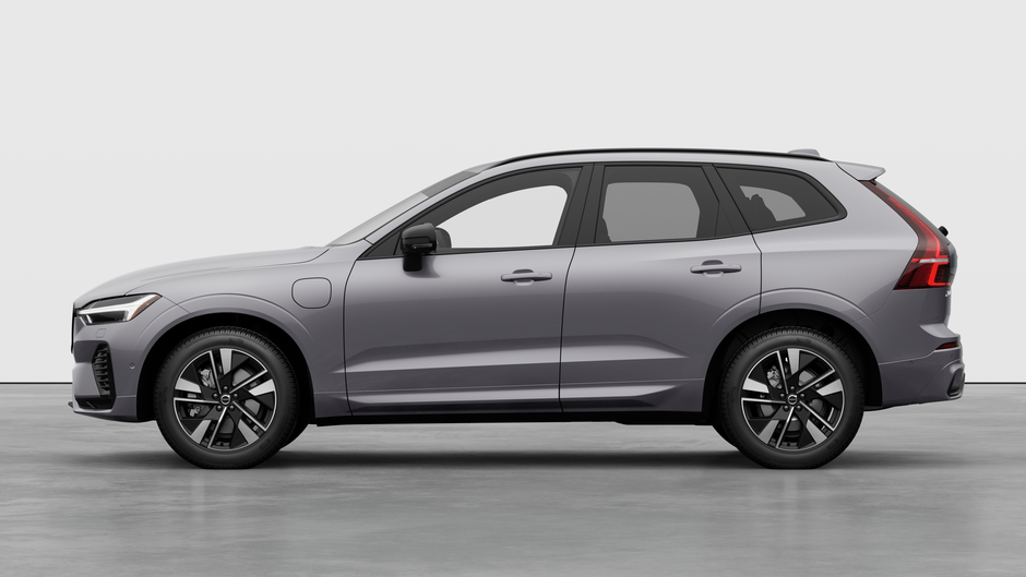2026 Volvo XC60 Plug-in Hybrid PLUS DARK THEME-7