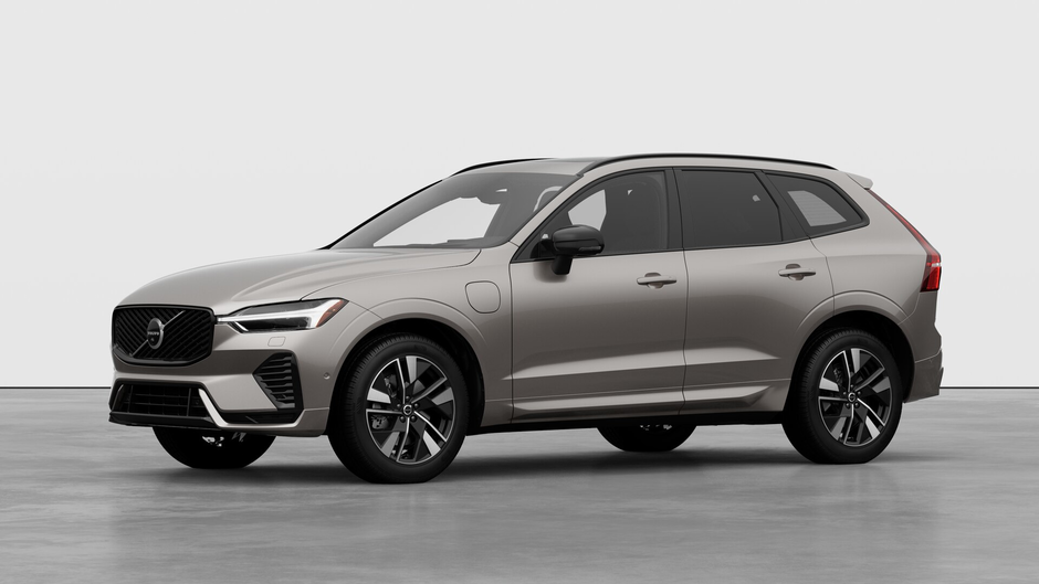 2026 Volvo XC60 Plug-in Hybrid PLUS DARK THEME-0