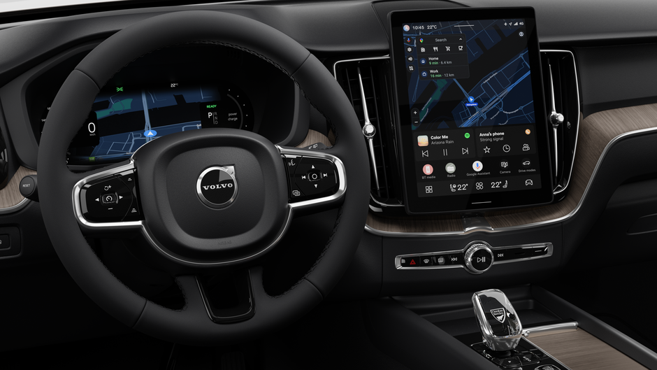 2026 Volvo XC60 Plug-in Hybrid PLUS DARK THEME-13