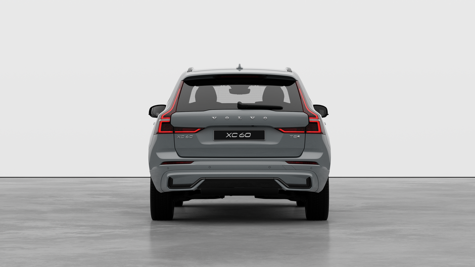 2026 Volvo XC60 Plug-in Hybrid CORE DARK THEME-5