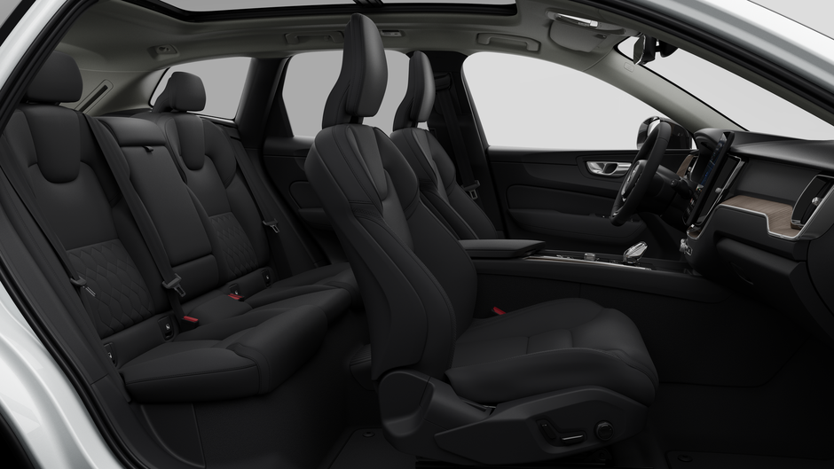 2026 Volvo XC60 Plug-in Hybrid PLUS DARK THEME-12