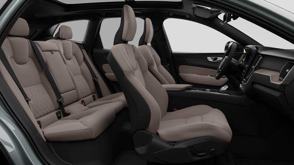 2026 Volvo XC60 Plug-in Hybrid PLUS DARK THEME-12