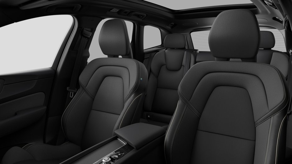 2026 Volvo XC60 PLUG-IN HYBRID ULTRA BLACK EDITION-11
