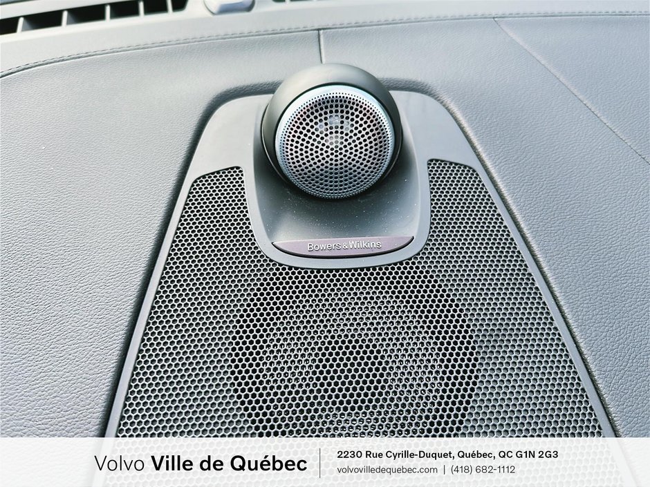 2024 Volvo XC60 Recharge Ultimate Dark Theme-17