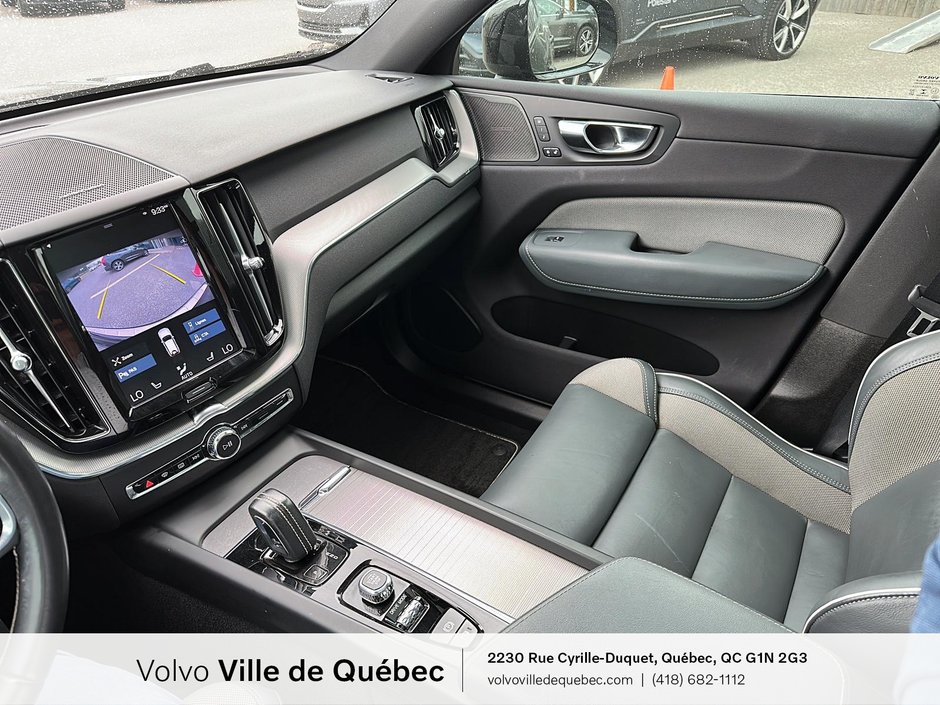 Volvo XC60 R-Design 2021-18
