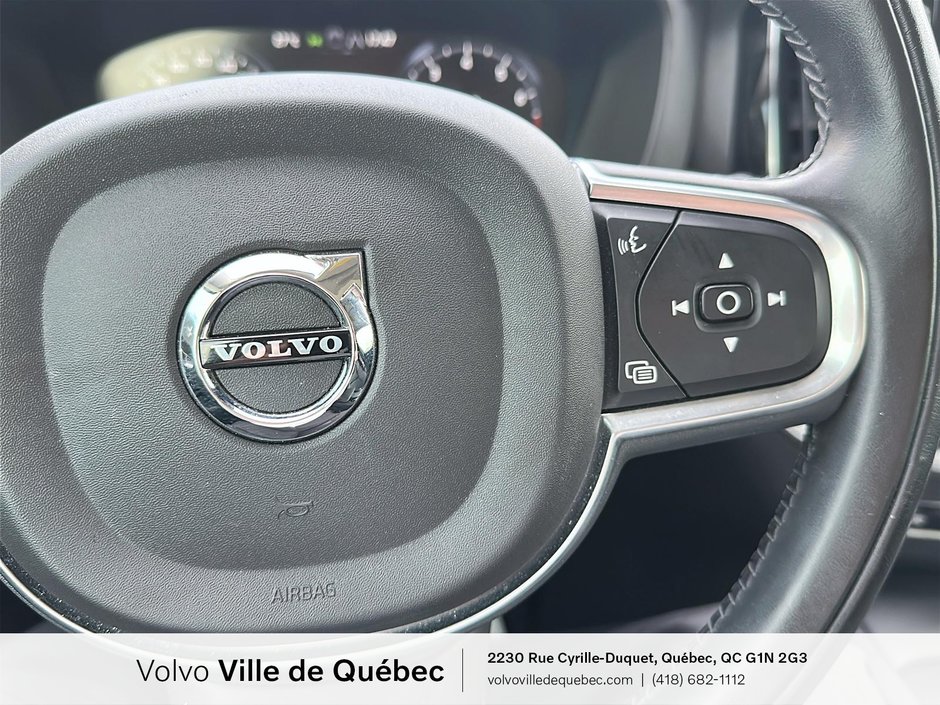 Volvo XC60 Momentum 2021-13