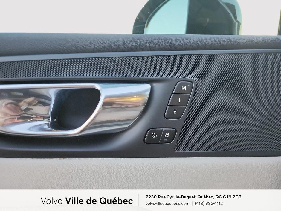 Volvo XC60 Momentum 2021-8