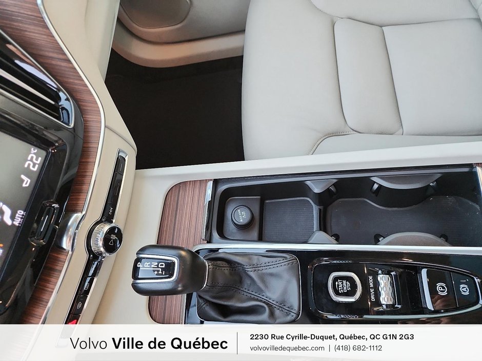 Volvo XC60 Momentum 2021-13