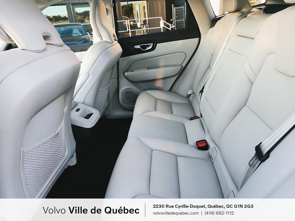 Volvo XC60 Momentum 2021-14