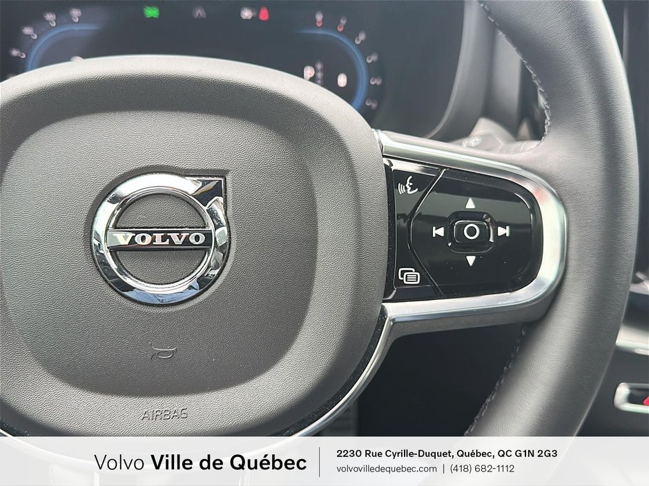 Volvo XC60 R-Design 2022-13