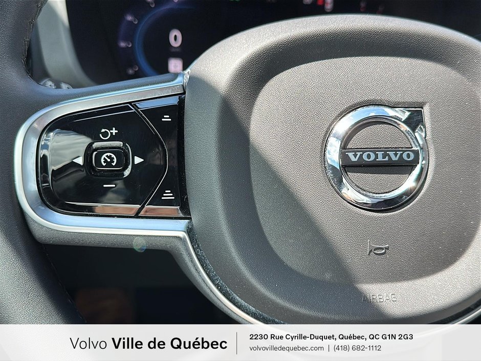 2023 Volvo XC60 Plus Dark Theme-17