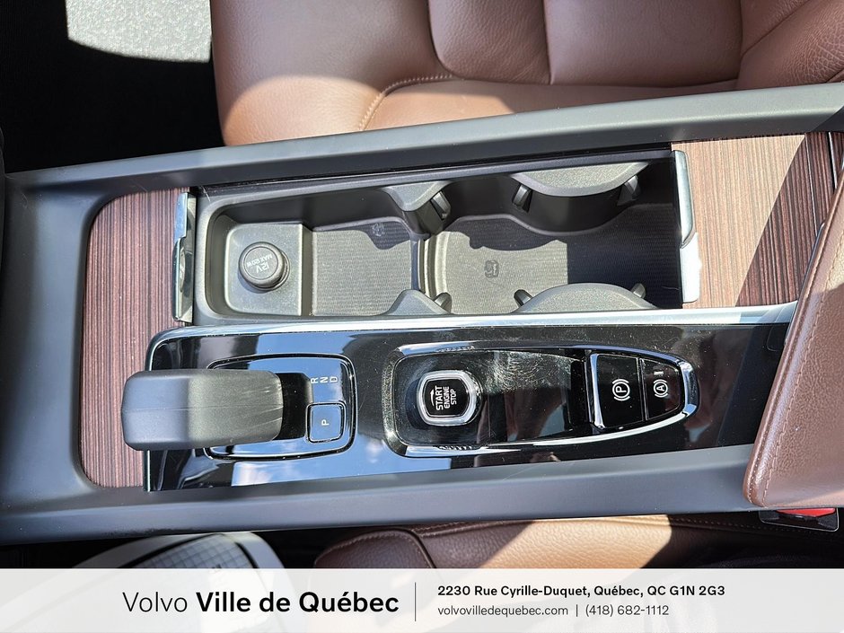 2023 Volvo XC60 Plus Dark Theme-27