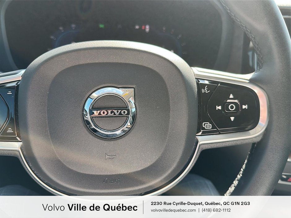 2023 Volvo XC60 Plus Dark Theme-12