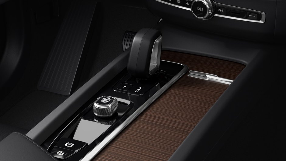 2024 Volvo XC60 PLUS DARK THEME-8