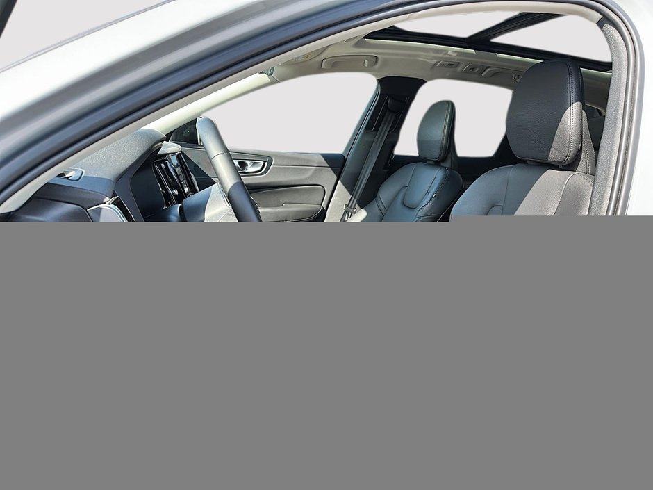 2024 Volvo XC60 Plus Dark Theme-7