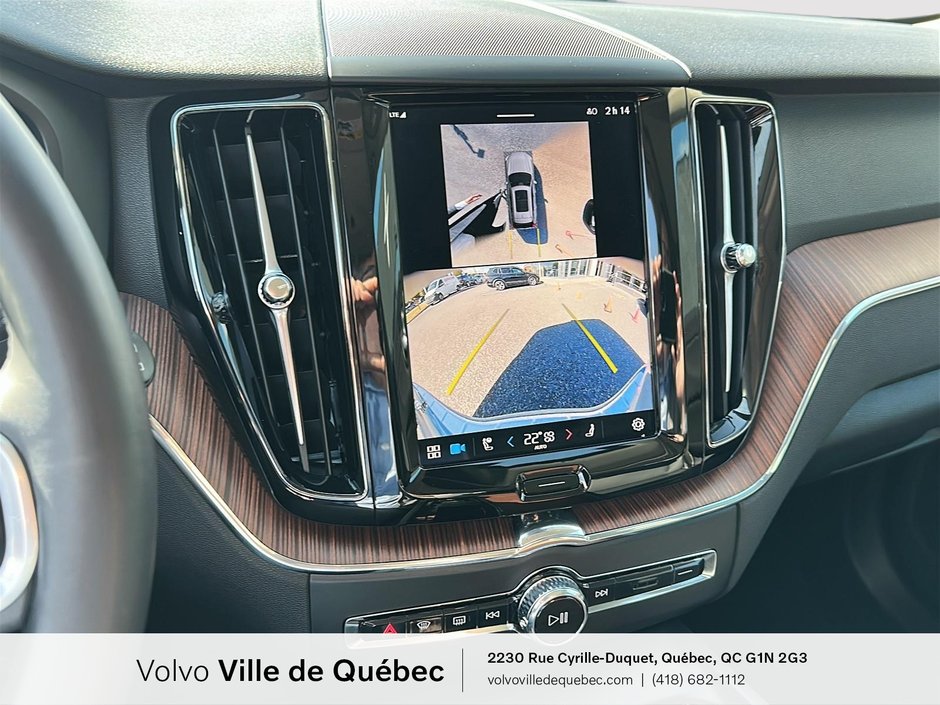 2024 Volvo XC60 Plus Dark Theme-17