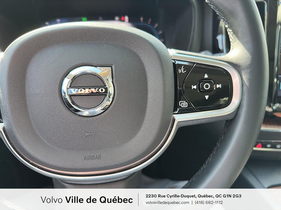 2024 Volvo XC60 Plus Dark Theme-14