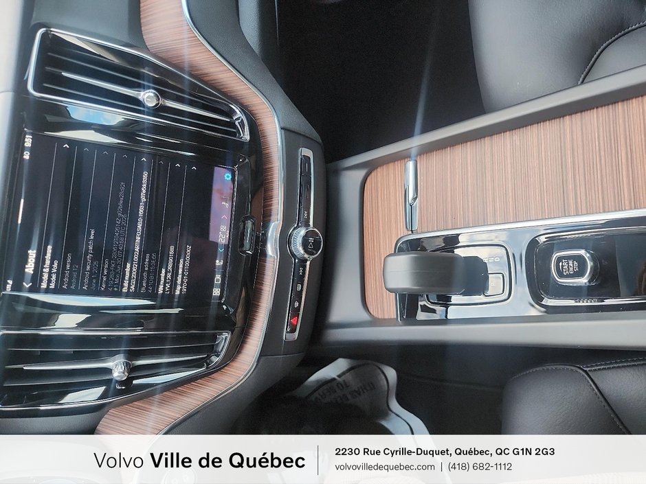 2024 Volvo XC60 Plus Dark Theme-13