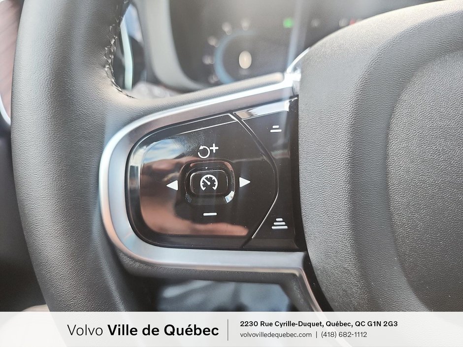 2024 Volvo XC60 Plus Dark Theme-10