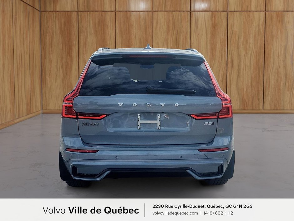 2024 Volvo XC60 Plus Dark Theme-3