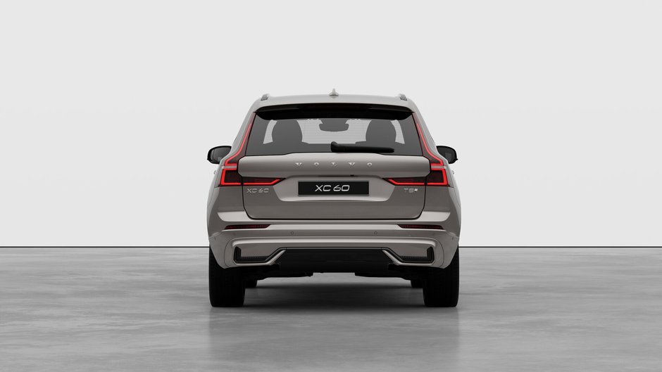 Volvo XC60 ULTRA DARK THEME 2025-5