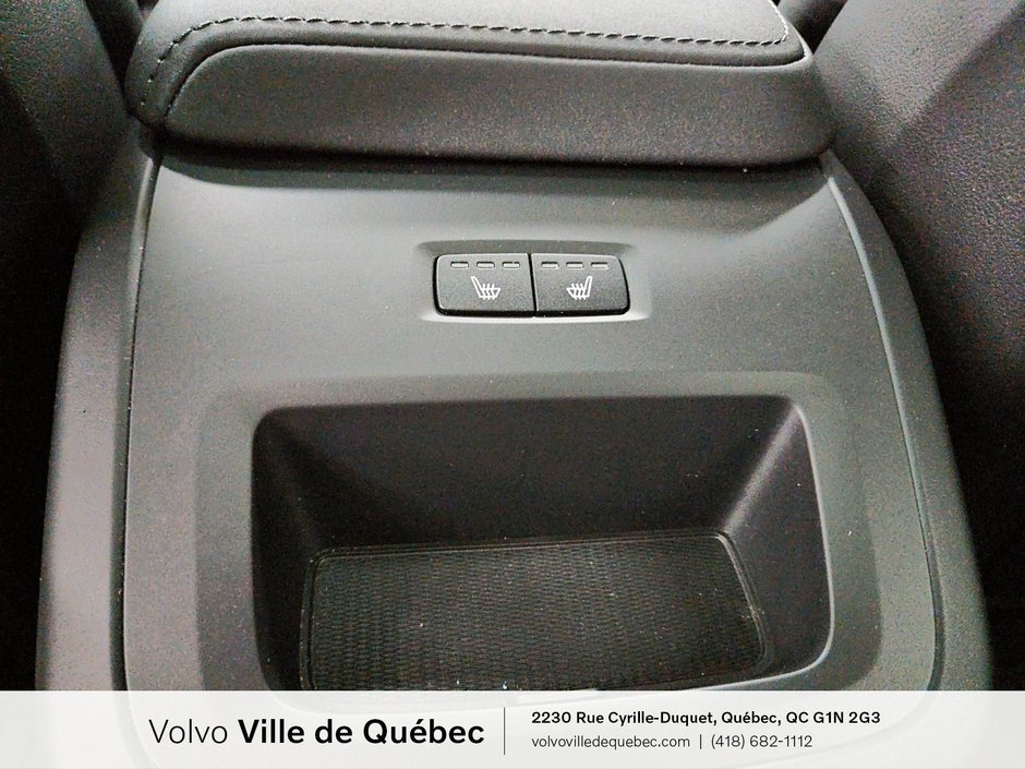 Volvo XC60 Core Dark Theme 2026-11