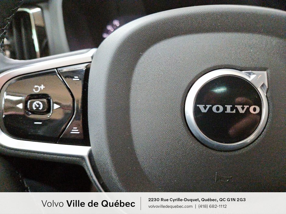 Volvo XC60 Core Dark Theme 2026-13