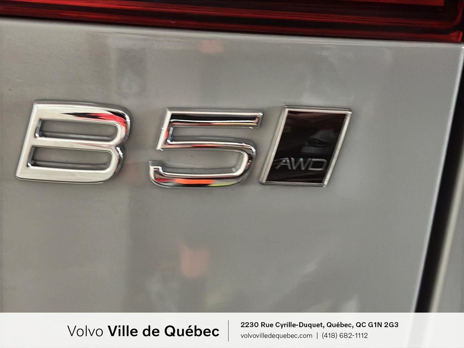 2026 Volvo XC60 Plus Dark Theme-7