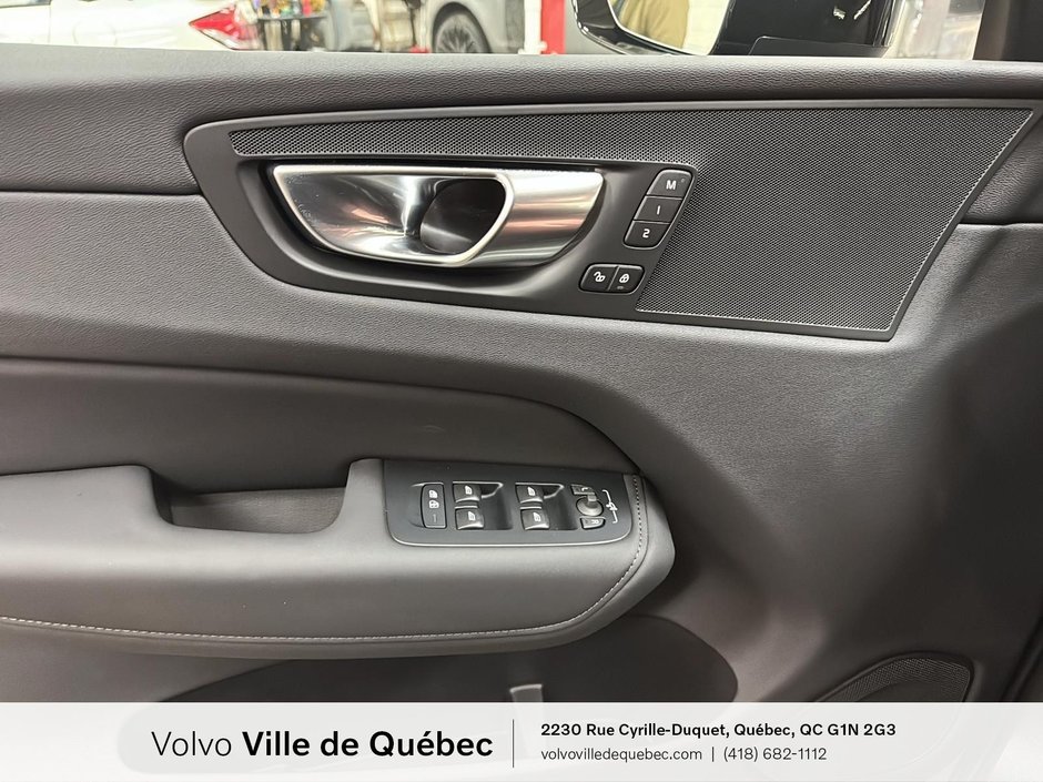 2026 Volvo XC60 Plus Dark Theme-20