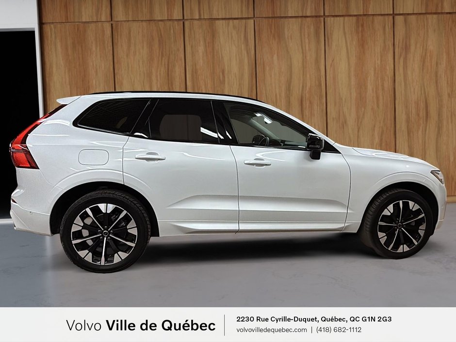 Volvo XC60 Plus Dark Theme 2026-3