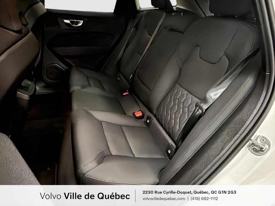 Volvo XC60 Plus Dark Theme 2026-9