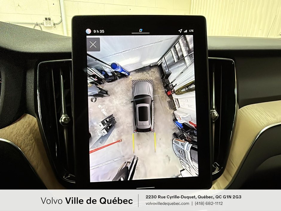 Volvo XC60 Plus Dark Theme 2026-18