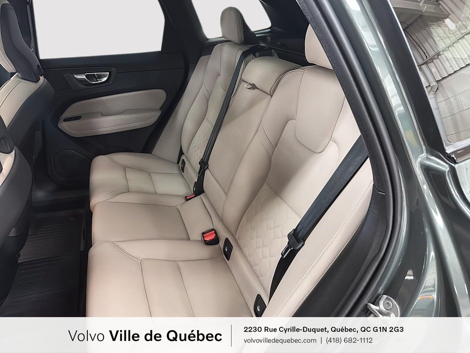 Volvo XC60 Plus Dark Theme 2026-9