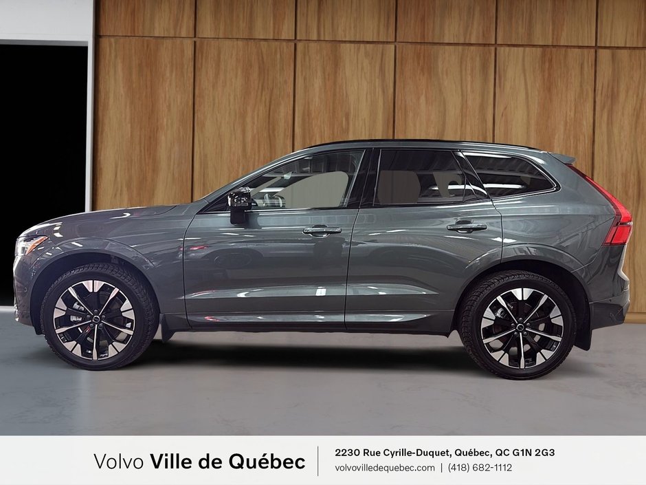 Volvo XC60 Plus Dark Theme 2026-5