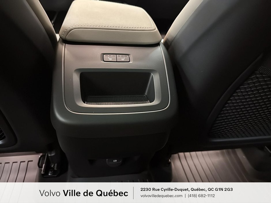 Volvo XC60 Plus Dark Theme 2026-13