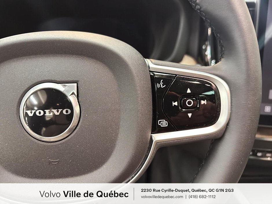 Volvo XC60 Plus Dark Theme 2026-11