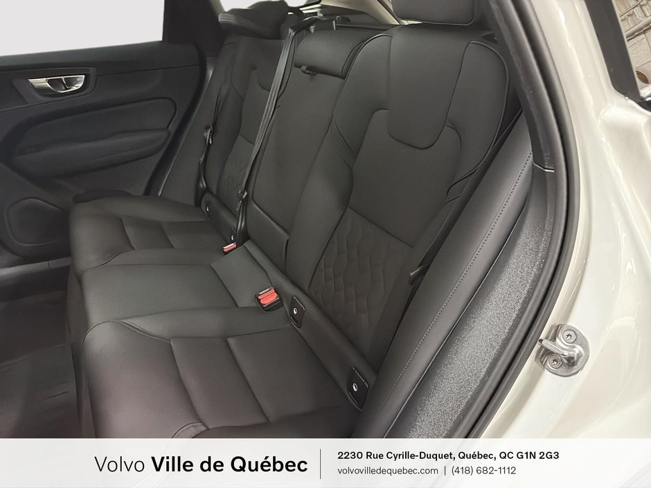 Volvo XC60 Plus Dark Theme 2026-9