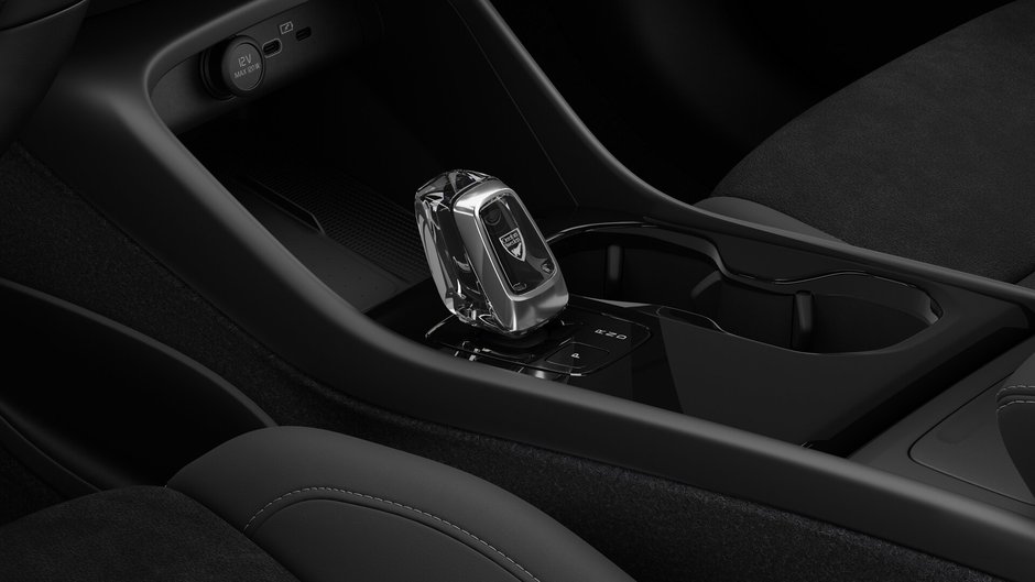 2026 Volvo EC40 Ultra Black Edition-10