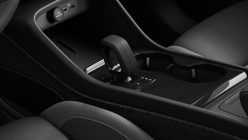 2025 Volvo EX40 Plus-8