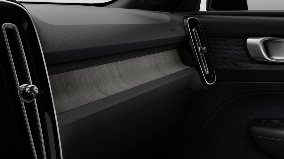 2026 Volvo EX40 Plus-8