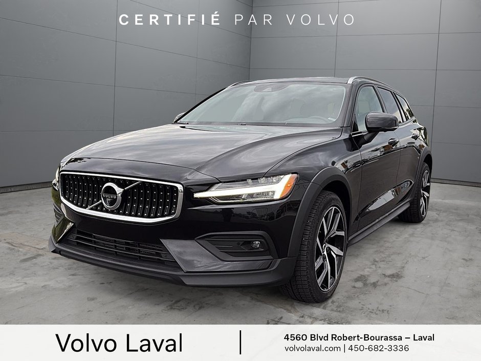 2022 Volvo V60 Cross Country BASE-0