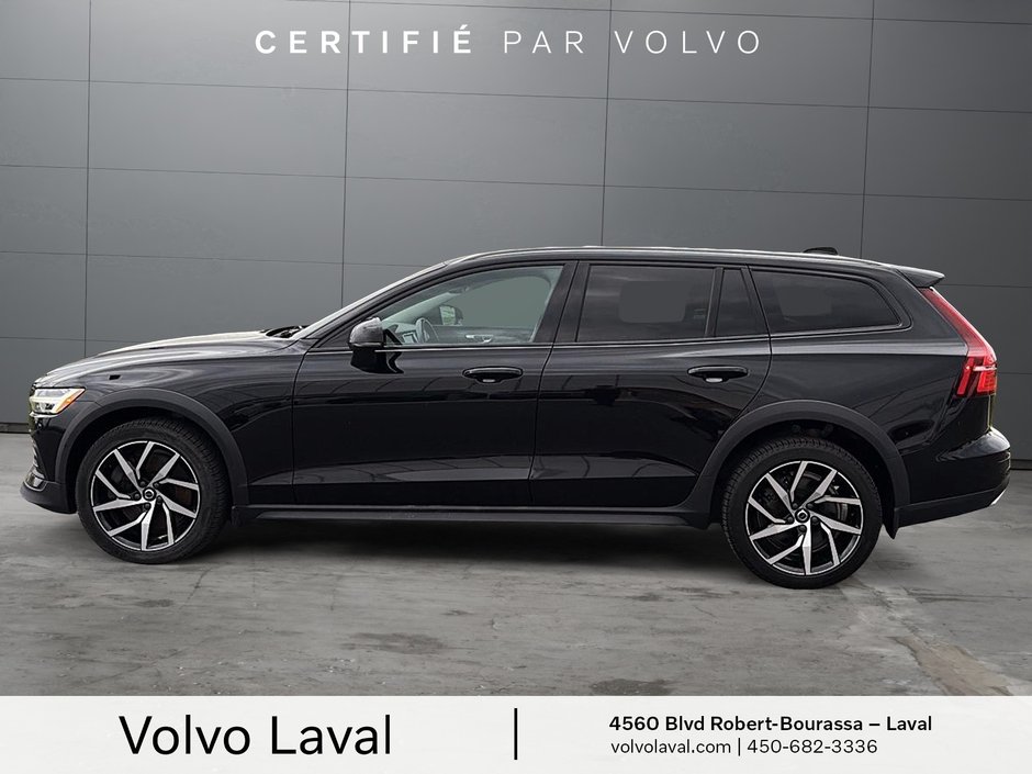 2022 Volvo V60 Cross Country BASE-4