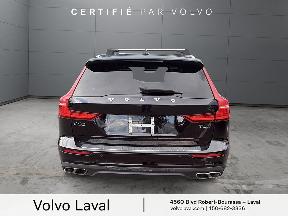 Volvo V60 Cross Country MOMENTUM 2022-2
