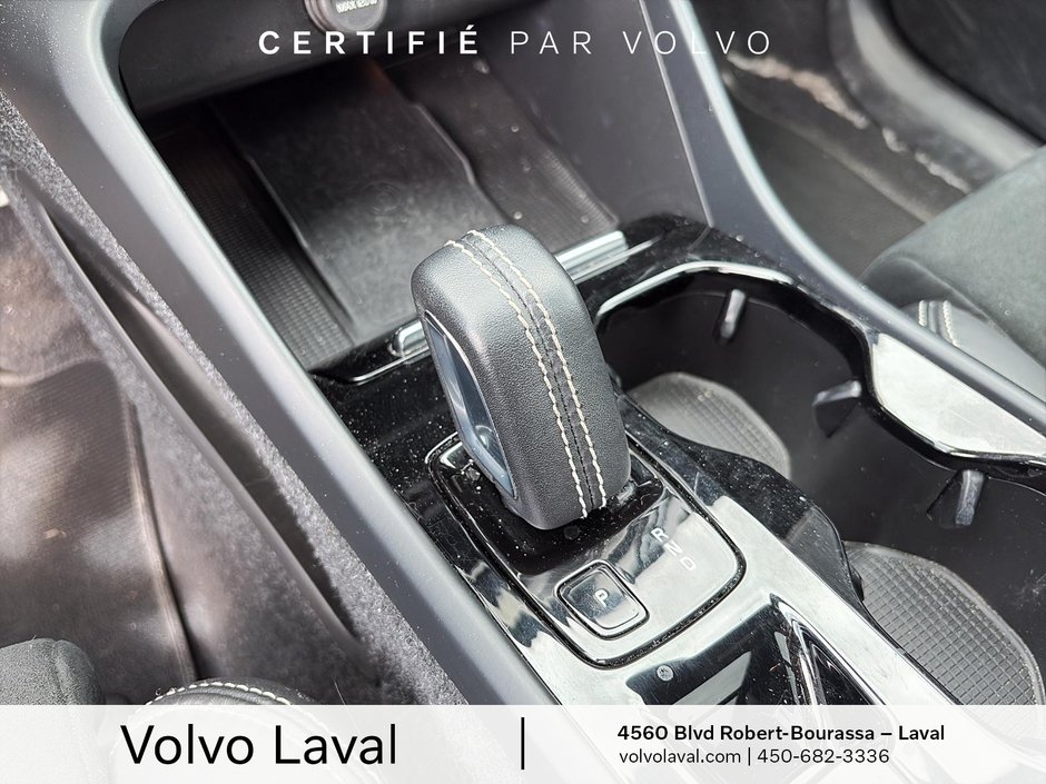 Volvo XC40 R-Design 2022-17