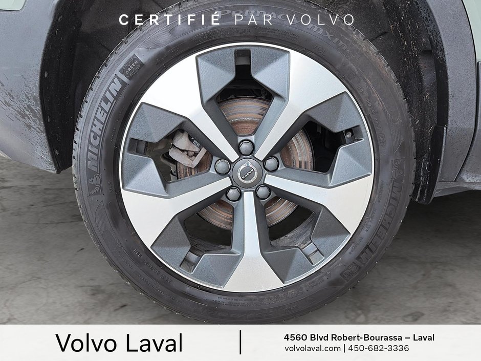 Volvo XC40 Plus Dark Theme 2024-18