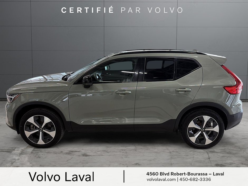 Volvo XC40 Plus Dark Theme 2024-6