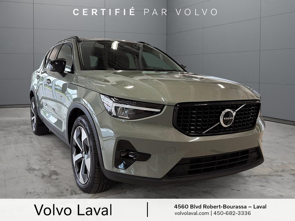 Volvo XC40 Plus Dark Theme 2024-2