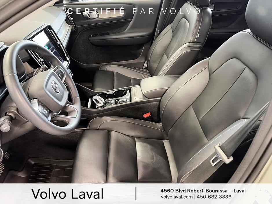 Volvo XC40 Plus Dark Theme 2024-7